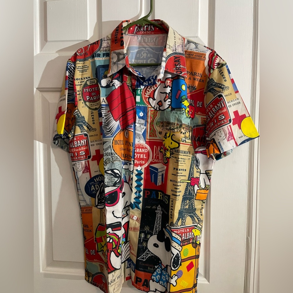 Men's Medium (M) Peanuts Snoopy/Woodstock travelogue all over print button down